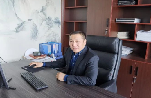 “世”在人為 | 世友地板北京經(jīng)銷商嚴(yán)曉華：選擇對(duì)的方向，努力前行闖出一片天