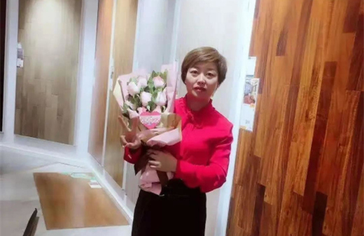 “世”在人為 | 世友地板赤峰經(jīng)銷商宋國云：持續(xù)努力，不懈奮斗，就能立于不敗之地