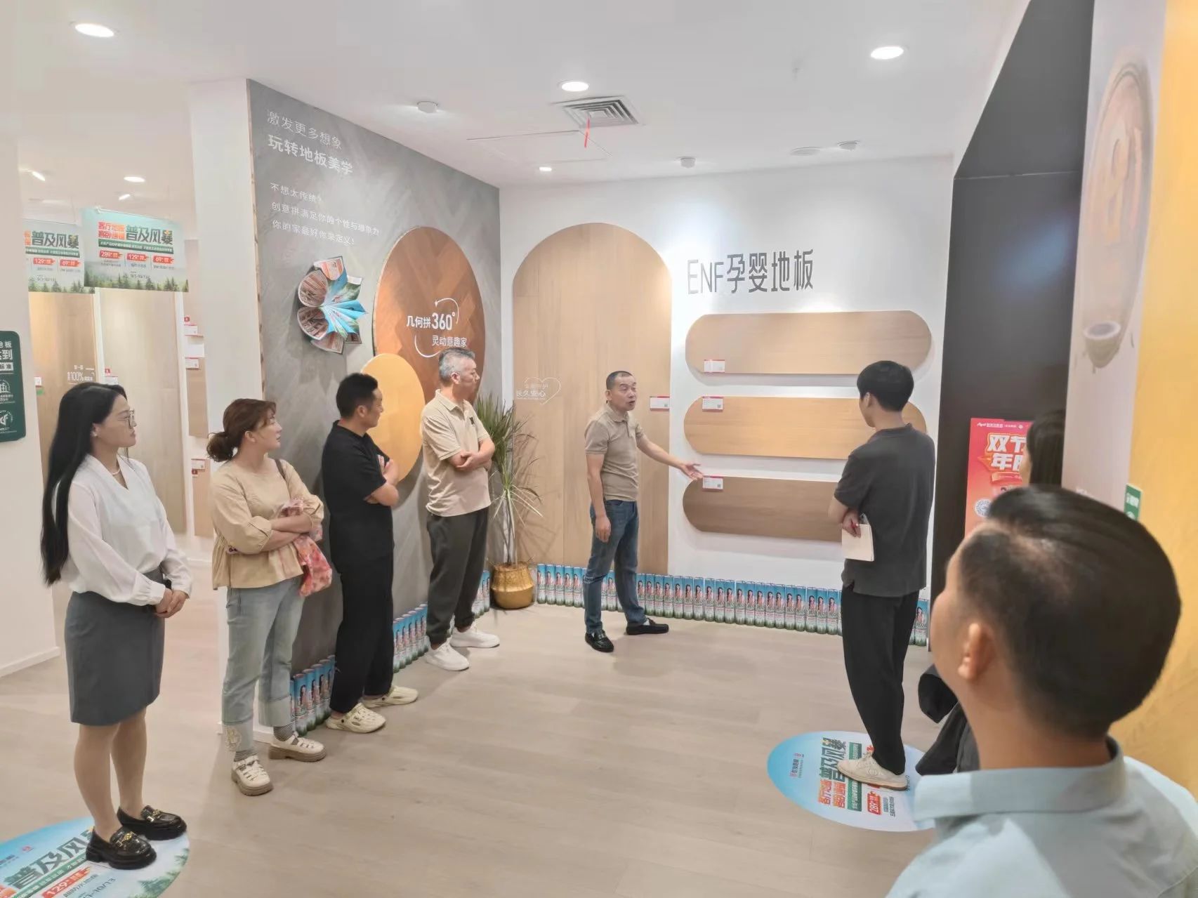 82萬超強(qiáng)大單！世友客廳地板客臥通鋪普及風(fēng)暴火力全開！